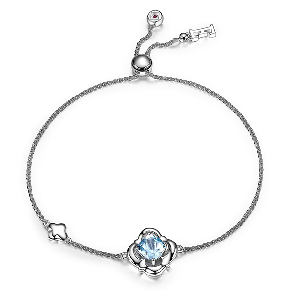 ELLE Compass Rose Topaz Clover Bolo Bracelet Size 9 - Silver